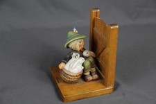 Hummel Goebel Buchstütze Hummelfigur Junge mit Hasen Hasenbabys Spielkameraden