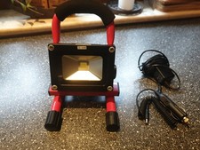 Led Strahler Fluter Hand Scheinwerfer  Aufladbar 10 Watt Floodlight Licht Lampe