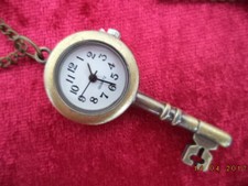 Damen - Uhr Umhängeuhr "Schlüssel" bronzefarben mit Kette NEU + OVP Steampunk