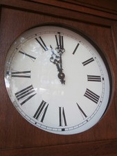 Standuhr im Reformstil, braun, sehr schönes Ziffernblatt, H: 2m, Breite 44cm