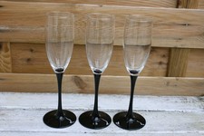 3 Sektgläser luminarc France, ca. 22 cm, schwarzer Stil