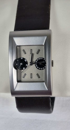 Analoge armbanduhr audi - armbanduhr,