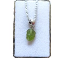 Kleiner Peridot Rohstein Anhänger 925 Silber Nr. 4282