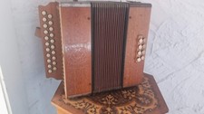 Altes Akkordeon (Knopf) von