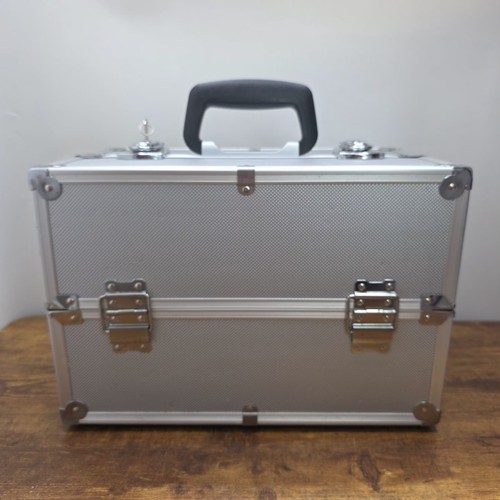 Freischwinger hard beauty case - beauty,