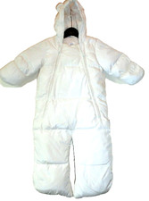 Beiger Schneeanzug mit weichem