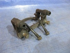 Frontera B: Bremssattelhalter