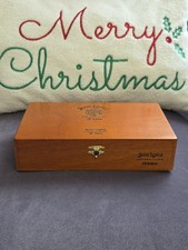 Leere Zigarrenkiste aus Holz -