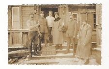 14/118 FOTO SOLDATEN UNTERKUNFT WINTERMANTEL SCHNAPS WEIN ? UHRKETTE UNIFORM