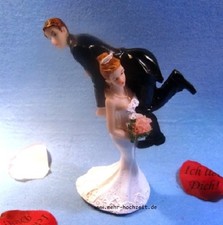 Brautpaarfigur  "Braut entführt Bräutigam"  - Tortenfigur - Hochzeitsfigur