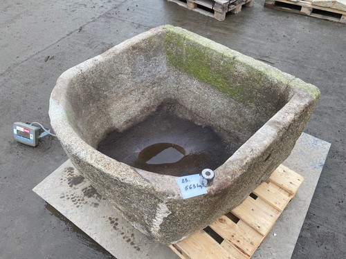 Alter brunnen aus granit - alter,