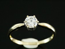 333 Gold  Ring Solitär mit Zirkonia Stein  Größe 50  Ringbreite oben 5,3 mm