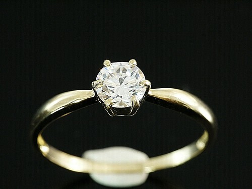 333 gold ring - solitär, mit