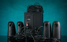 Logitech Z506 5.1 Surround Sound Lautsprechersystem mit Subwoofer.