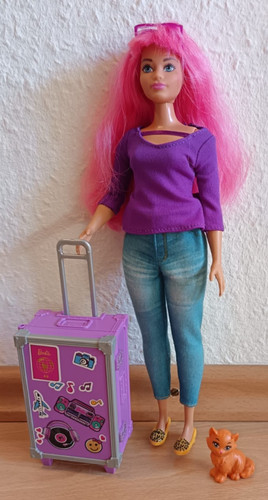 Curvy reise barbiepuppe - curvy, pinke
