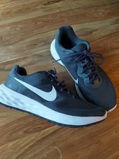 Nike Revolution Gr.41 Grau Sportschuhe Hallenschuhe Sneaker Laufschuhe