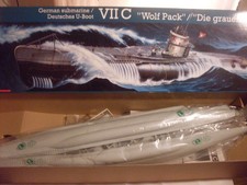  REVELL 05015 1/72 Deutsches U-boat VIIC Die grauen Wölfe rar und  schön Neu!! 