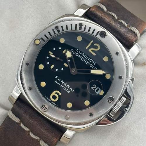 Panerai luminor submersible - panerai,