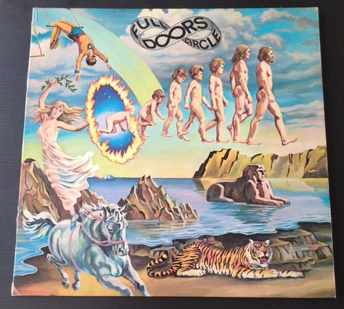 The doors full - full, circle