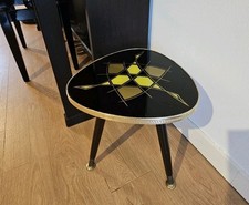 alter Nierentisch Blumenhocker