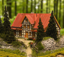 Diorama H0/1:87 Landschaftsbau Landsitz Gutshof Wohnsitz Gehöft Haus patiniert