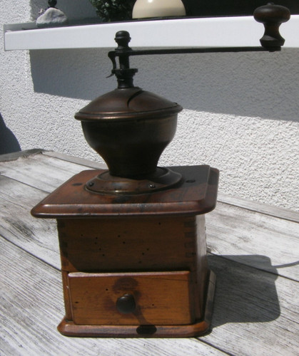 Alte kaffeemühle - alte,