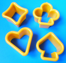 original DDR Ausstecher Kekse Ausstechformen Soielkarten Symbole Plätzchen