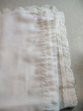 2 Gardinen, weiß mit Spitze am Rand Ca. 196cm x 120 cm