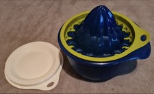 TUPPERWARE Combi Plus Zitruswunder Deckel dicht Presse Reibe Information = TEXT 