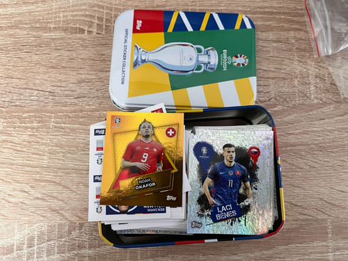 Topps 2024 sticker - em,