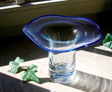 Glas Vase mundgeblasen Handarbeit Unikat. Klar flacher breiter Rand blau vintage
