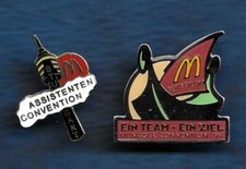 2 MC Donald Pins, ASSISTENTEN C. Stuttgart & Manager C. OSLO 1994 Limitiert 0579