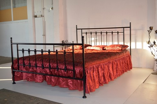 Altmodisches doppel metallbett - altmodisches,