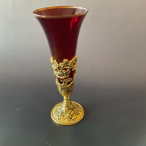Viktorianische rosenvase mit - viktorianische,