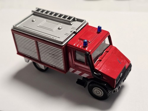 Unimog feuerwehr von welly - unimog,