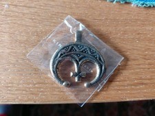 Lunula Amulett aus Bronze -