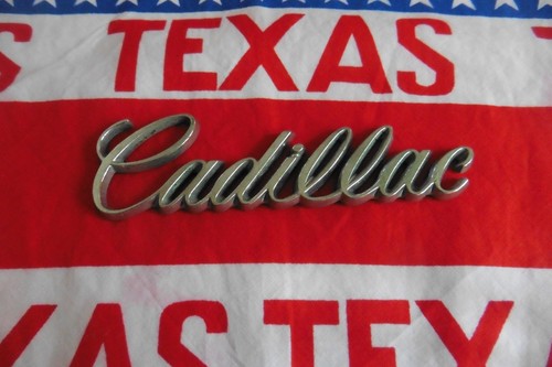 Cadillac schriftzug silber - cadillac,