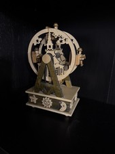 Spieluhr Riesenrad Die Siluette Der Spieluhr schmückt die Seiffener Kirche