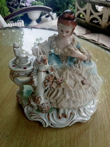 Victoria porzellan figur - victoria,