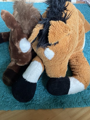 Zwei große kuscheltierpferde - zwei,