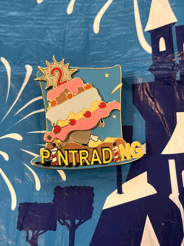 Dlp disney pin trading meeko - disney,