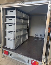 Regal für Anhänger