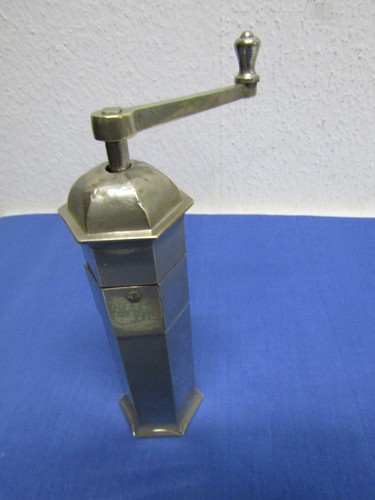 Antike alte pfeffermühle drpa - antike,