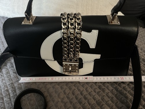 Handtasche guess schwarz weiß - handtasche,