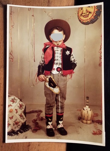 Junge cowboy sheriff - in,