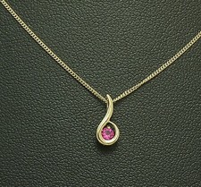 585 Gold Kette Anhaenger 14 K Gelbgold Mini  Welle mit Zirkonia rubin