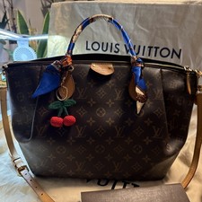 Louis Vuitton Canvas Monogram