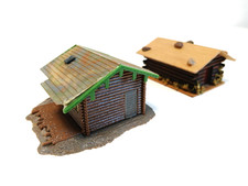 H0 - 2x Jagdhütte Blockhaus Forsthaus 1x Holz - Gebäude Häuser Haus --- COK 1257
