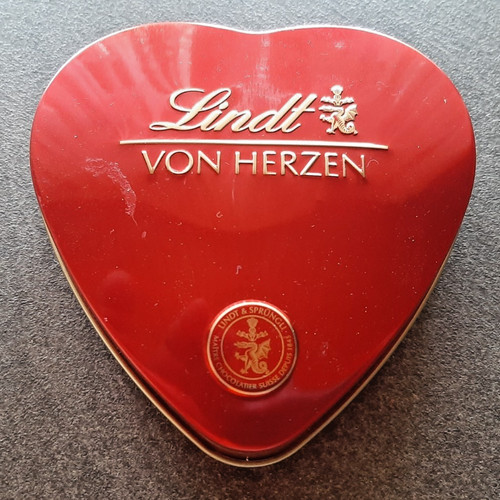Blechdose von lindt - blechdose,