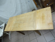 7635.         Alter   Tisch